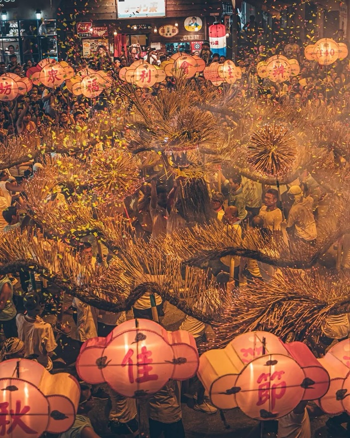 Xem múa rồng lửa tại làng Tai Hang, Hồng Kông. Nguồn: littletaihang