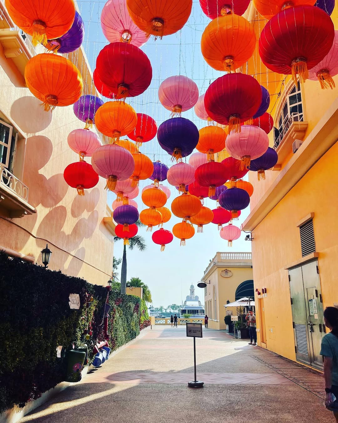 Tuyến đường ngắm đèn lồng rực rỡ. Nguồn: imuret.hk