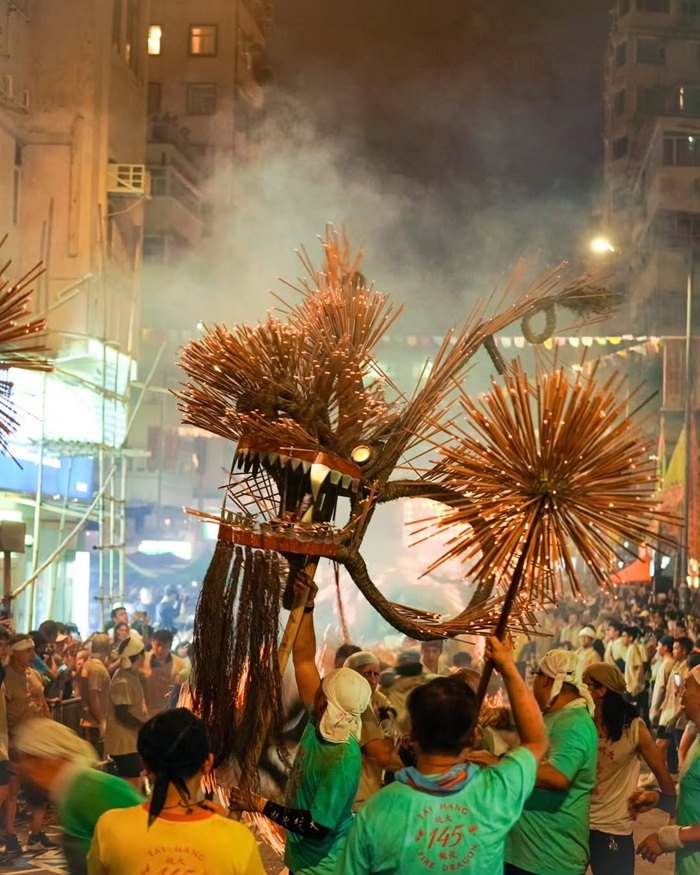 Chiêm ngưỡng màn múa Rồng Lửa tại Tai Hang. Nguồn: charlesip