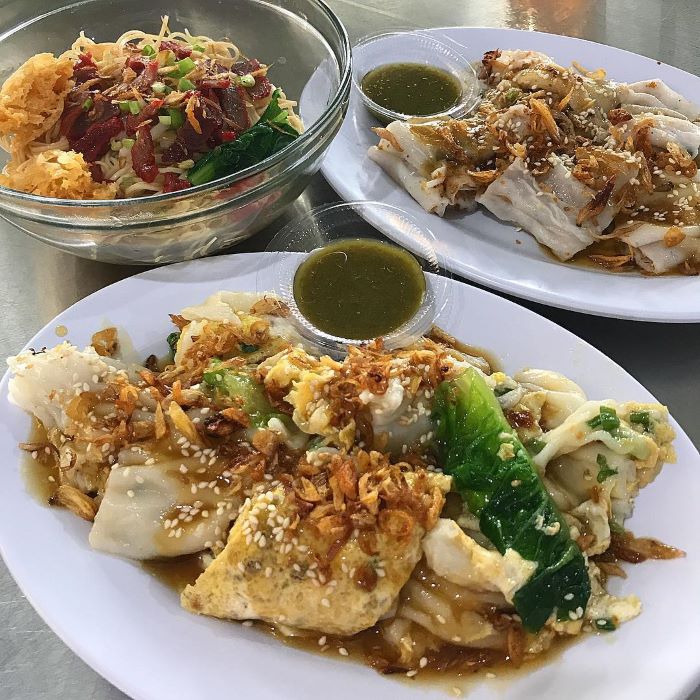 Bánh cuốn thêm lớp xì dầu hấp dẫn, đậm vị