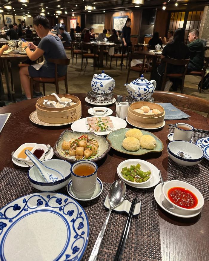 Uống trà và thưởng thức dim sum cực kỳ đặc biệt ở Hồng Kông