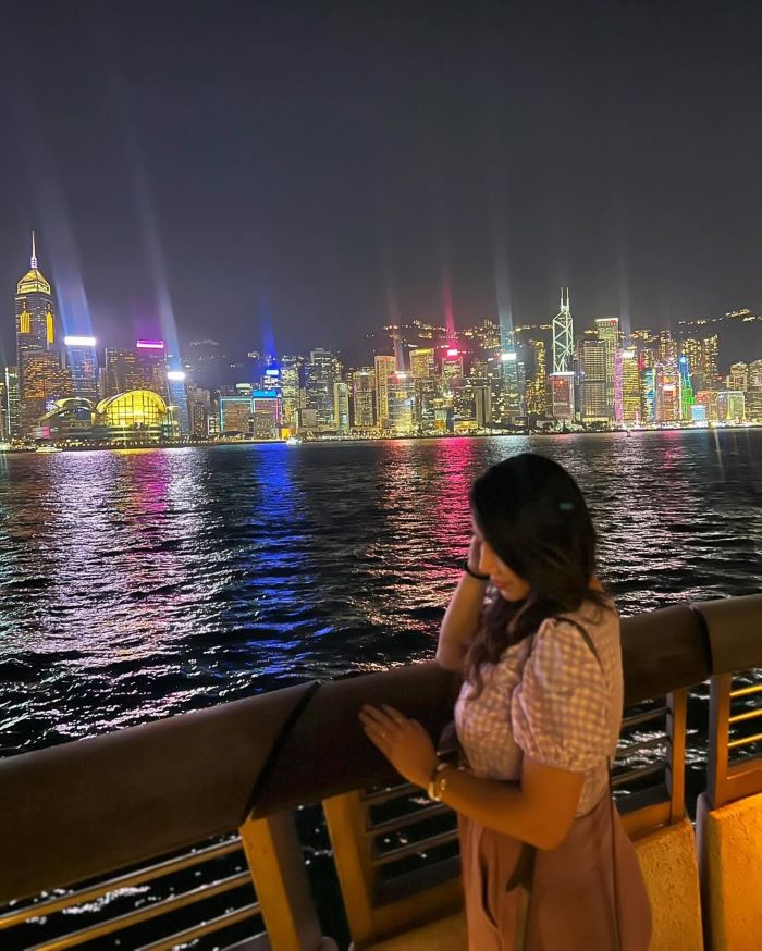 Thưởng thức chương trình ánh sáng rực rỡ sắc màu