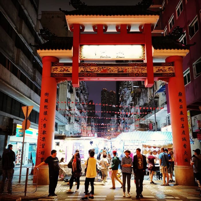 Chợ Temple Street về đêm luôn tấp nập, đông đúc, nhộn nhịp