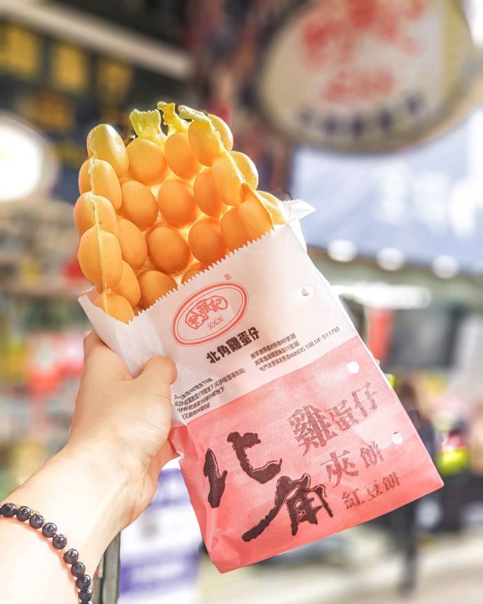 Bánh trứng gà non hấp dẫn, thơm lừng thưởng thức ở chợ đêm Hồng Kông