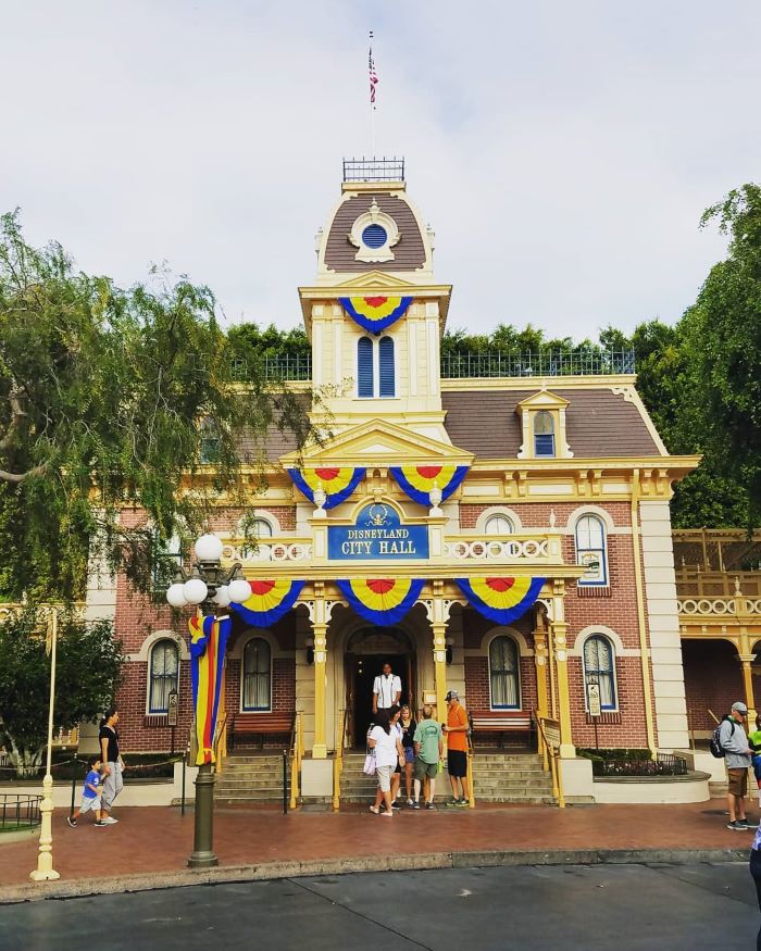 Khu phố cổ điển mang tên Main Street USA