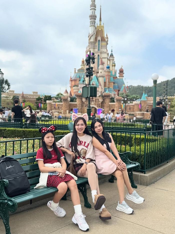 Vui chơi thoải mái tại Hong Kong Disneyland