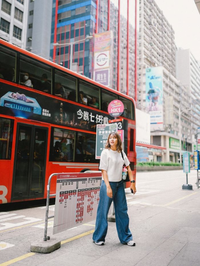 Đi xe bus di chuyển dễ dàng hơn khi ở Hồng Kông