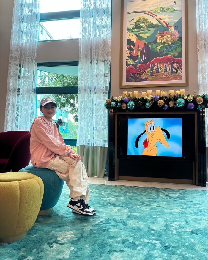 Đưa các bạn nhỏ tham quan Peak Tower ở núi Thái Bình