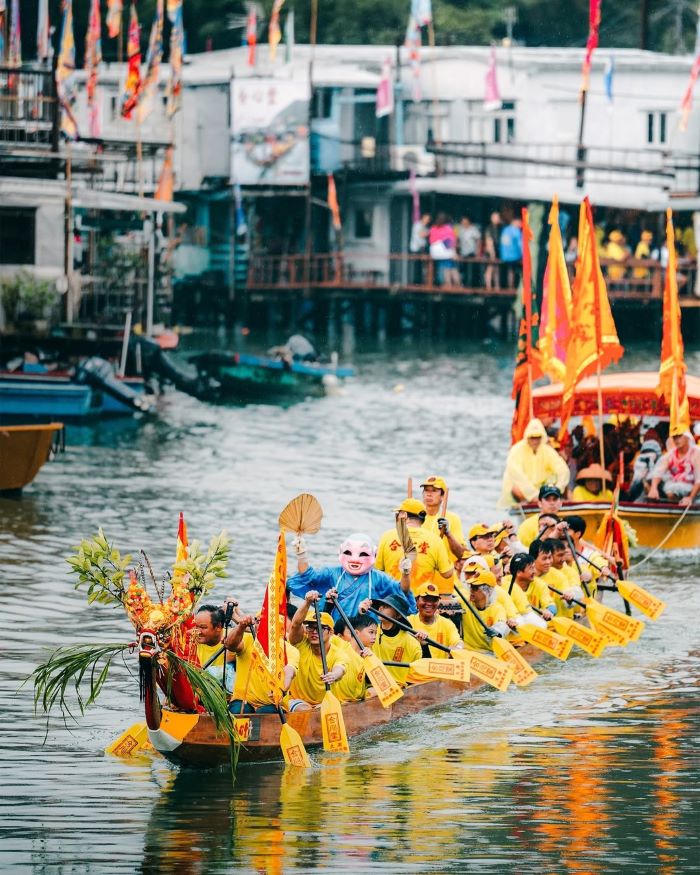 Lễ hội thuyền rồng thể hiện bản sắc văn hóa địa phương nơi đây