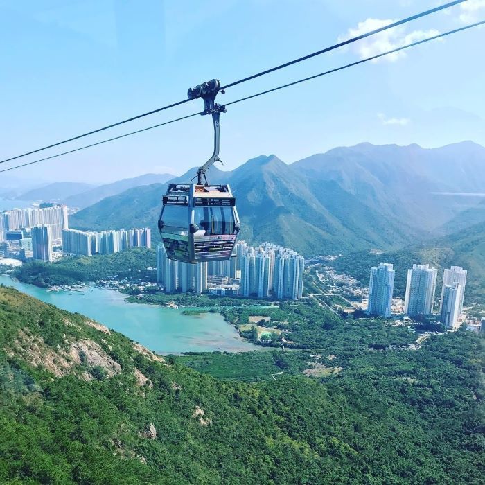 Di chuyển bằng cáp treo nhanh chóng, thuận tiện ở Hồng Kông