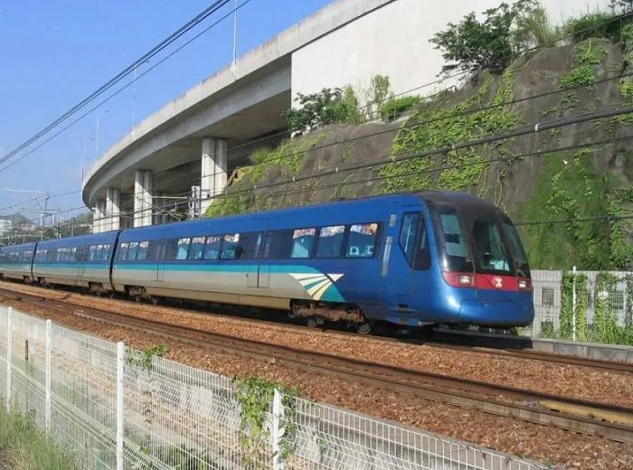 Di chuyển bằng Airport Express nhanh, tiện