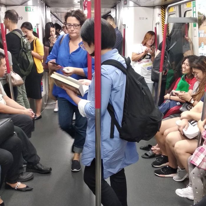 Di chuyển nhanh chóng bằng MRT ở Hồng Kông