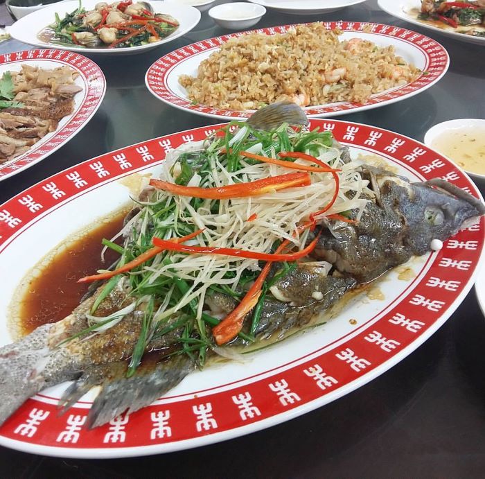 Cá hấp xì dầu thơm ngon, hấp dẫn ăn ở đảo Lamma