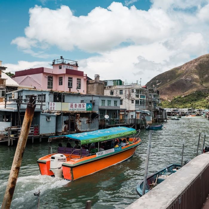 Không khí trong lành, yên bình ở làng chài Tai O