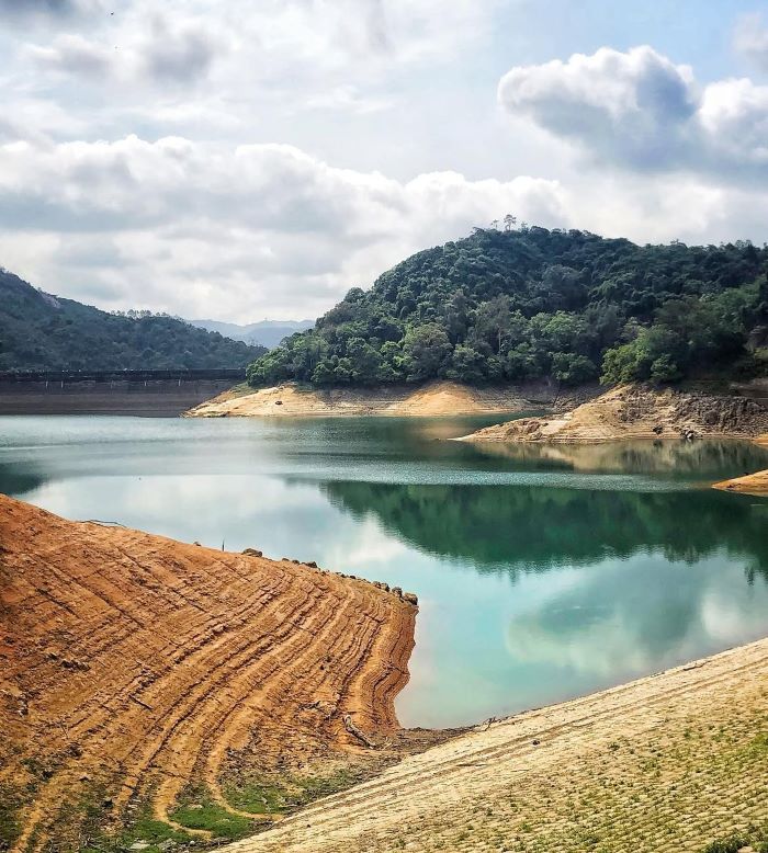 Du lịch Hồng Kông mùa thu và tham quan ở Shing Mun Reservoir