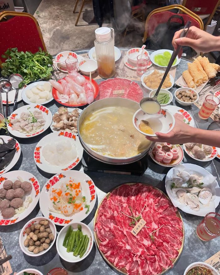 Thưởng thức món lẩu khi du lịch Hồng Kông mùa thu