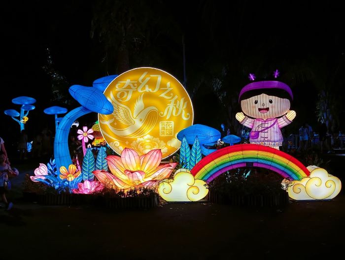 Trang trí trung thu ở Chợ Tai Kiu rực rỡ
