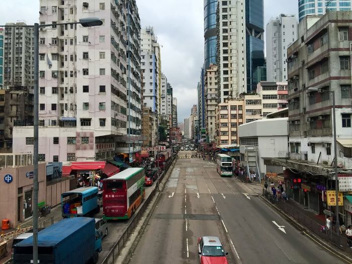 Xe taxi, xe buýt khá phổ biến ở trên vịnh Repulse Hồng Kông