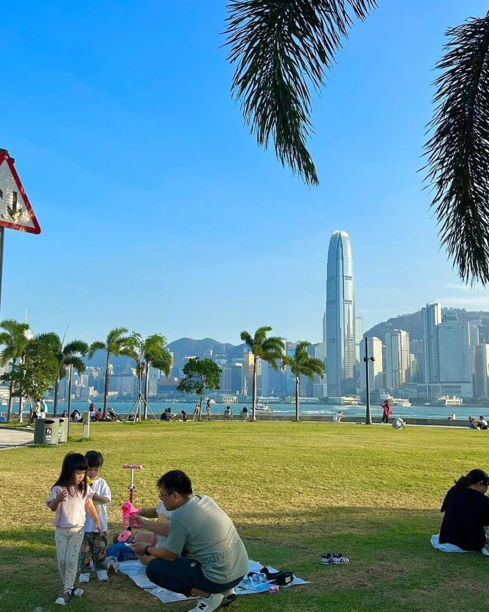Không gian yên bình ở Kowloon Park khi du lịch Tsim Sha Tsui Hồng Kông