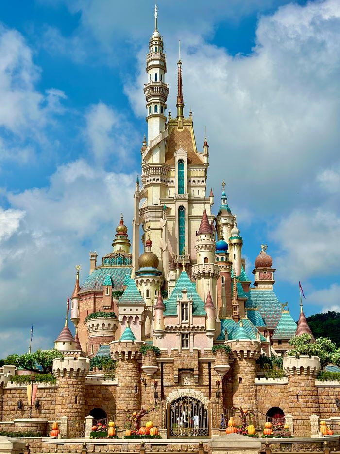 Địa điểm vui chơi nhộn nhịp ở Disneyland Hong Kong