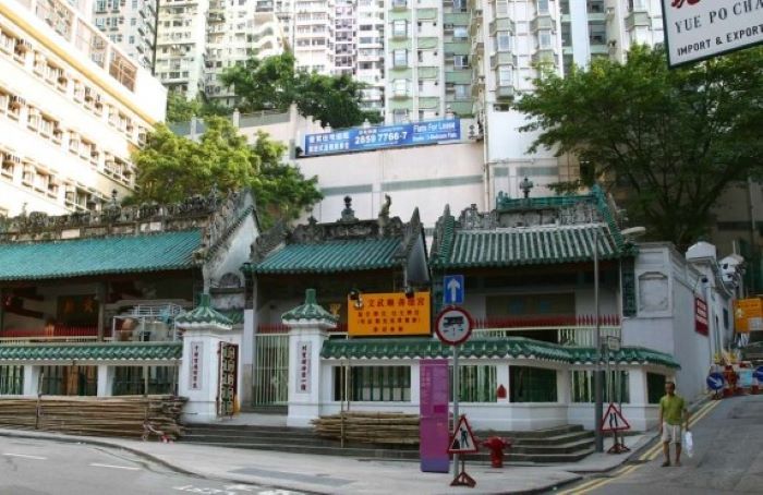 Đền Man Mo - Địa điểm du lịch Hồng Kông nổi tiếng tâm linh